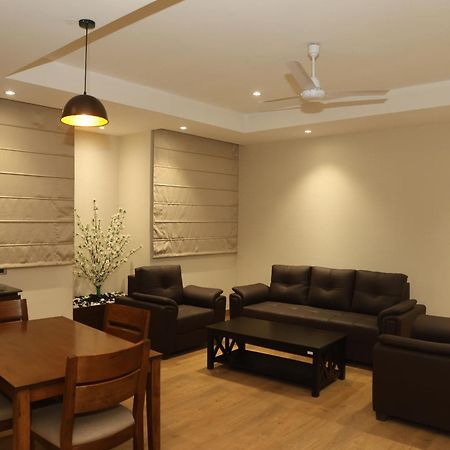 Rohika Aau-Igh Hotel Guwahati Exterior foto