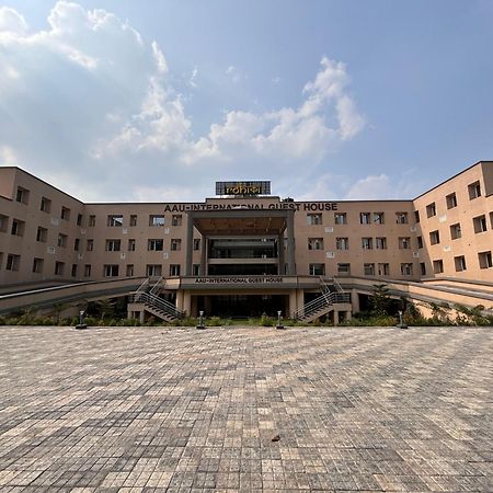 Rohika Aau-Igh Hotel Guwahati Exterior foto