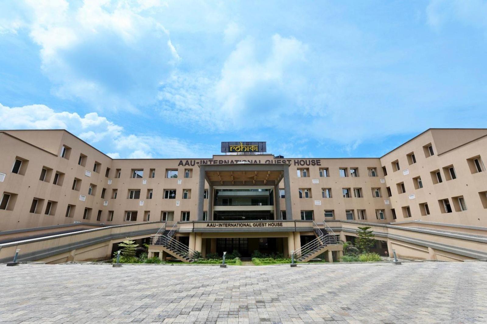 Rohika Aau-Igh Hotel Guwahati Exterior foto