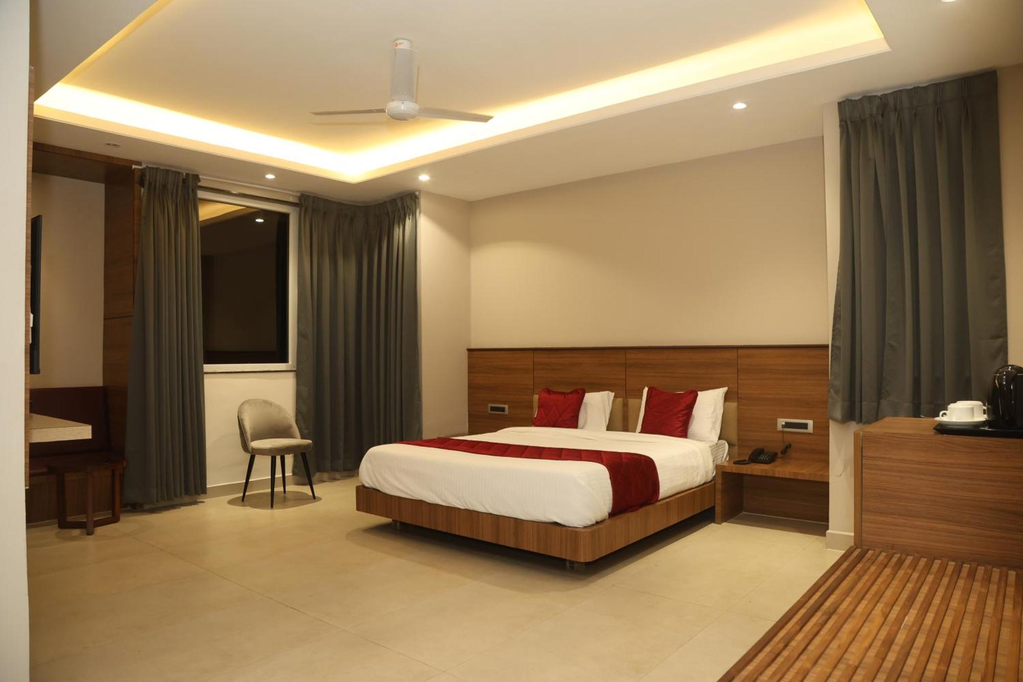 Rohika Aau-Igh Hotel Guwahati Exterior foto