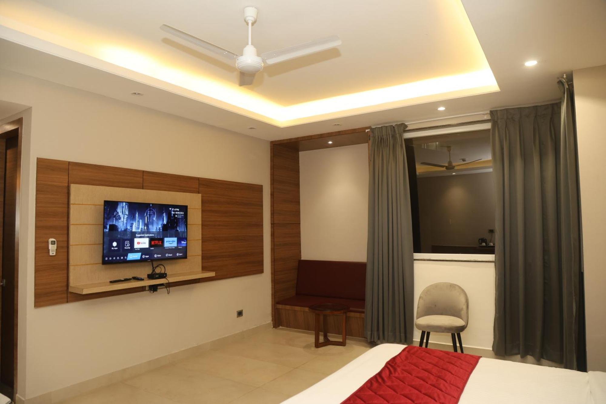 Rohika Aau-Igh Hotel Guwahati Exterior foto