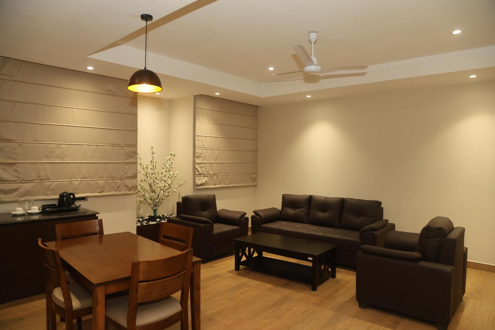 Rohika Aau-Igh Hotel Guwahati Exterior foto