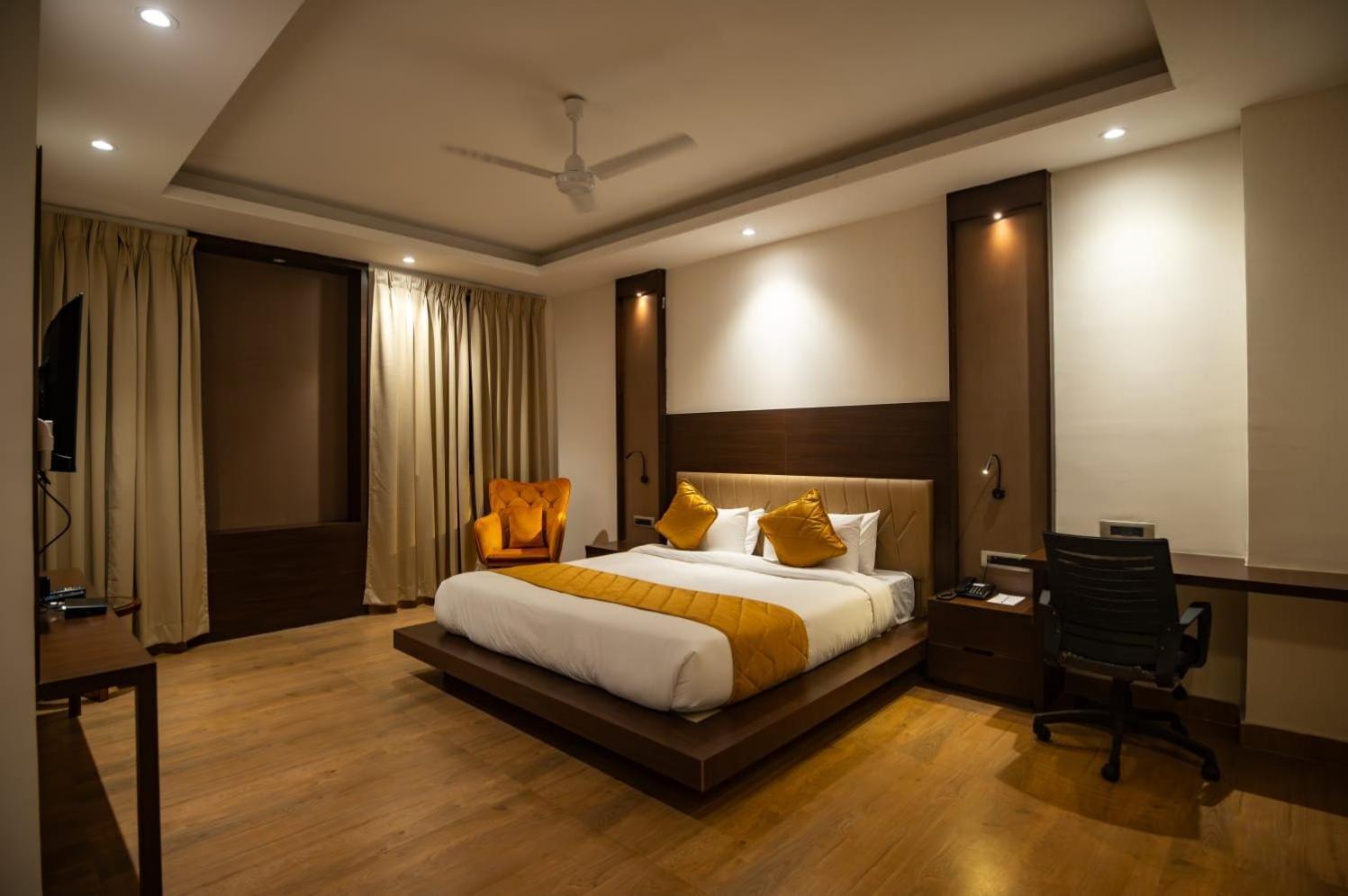 Rohika Aau-Igh Hotel Guwahati Exterior foto